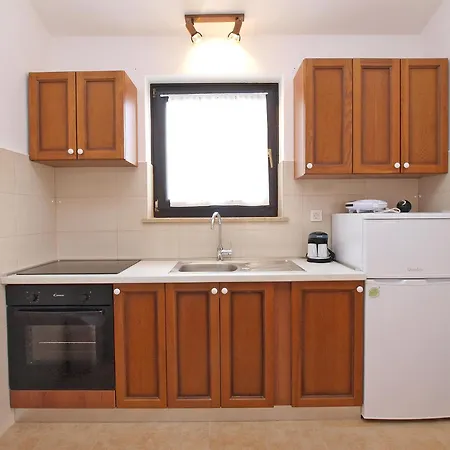 Slavica 590 *