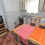 Slavica 590 *