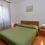 Slavica 590 *
